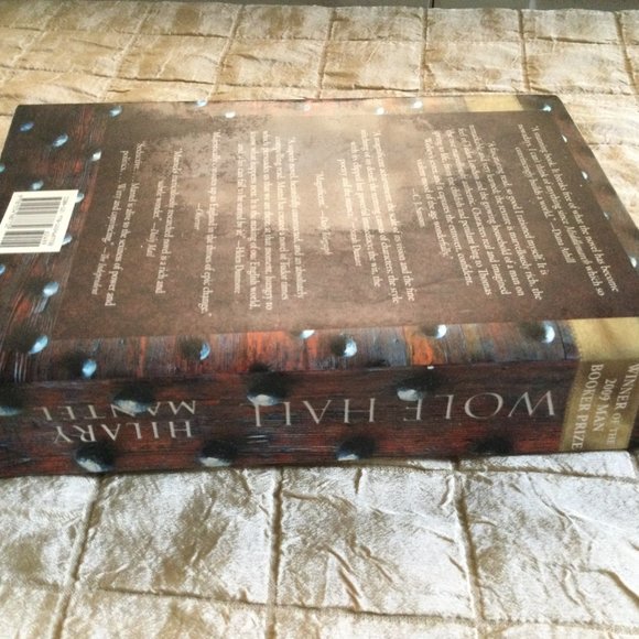 Wolf Hall by Hilary Mantel First Canadian edition 2009 Man book prize - Picture 4 of 6